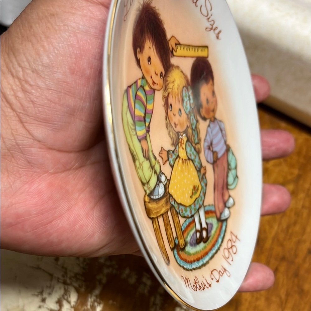 Avon Mother's Day 1984 Decorative Plate - Picture 4 of 5